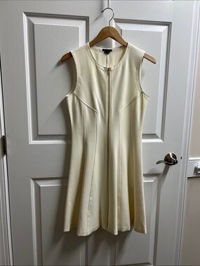 Theory Cream ivory off white Sleeveless Zip Front Flared Dress sz 6 excellent